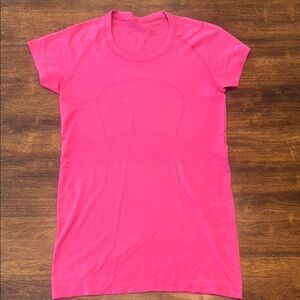 Lululemon Athletica Pink Fitted Short Sleeve Tee